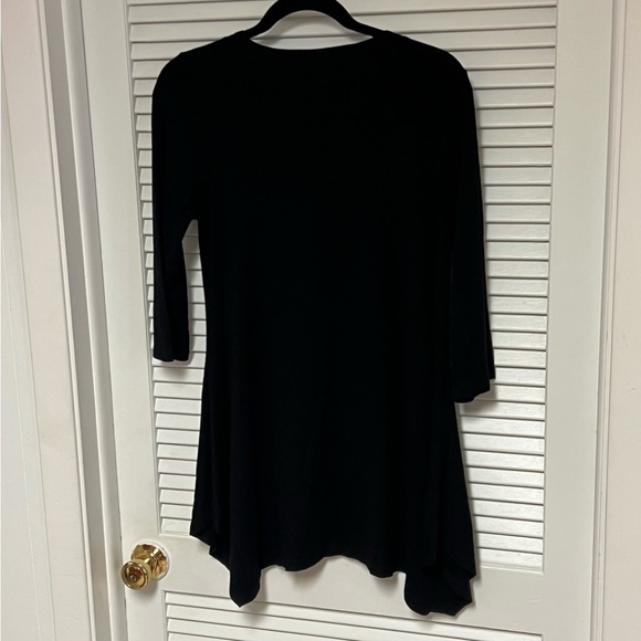 Alembika Top w/ handkerchief sides, 3/4 length sleeves, one collar neckline GUC! - Picture 6 of 14